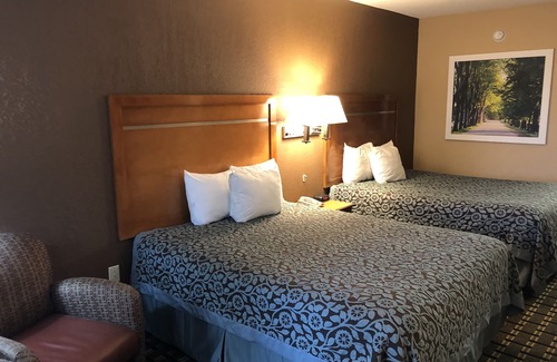 Columbus Hotel | Days Inn by Wyndham Columbus
