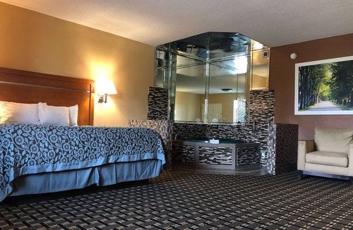 Columbus Hotel | Days Inn by Wyndham Columbus