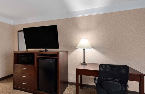 Columbia Hotel | Days Inn by Wyndham Columbia Kentucky