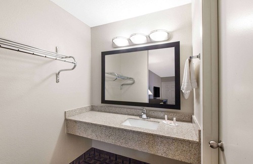 Ennis Hotel | Days Inn by Wyndham Ennis