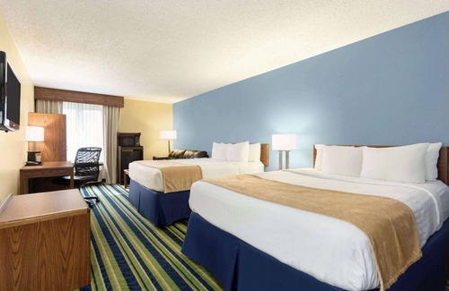 Fargo Hotel | Days Inn by Wyndham Fargo/West Acres