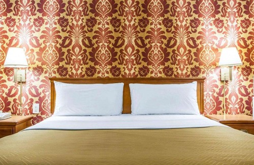 The Heights Hotel | Days Inn by Wyndham Jersey City