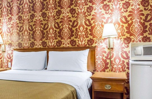 The Heights Hotel | Days Inn by Wyndham Jersey City
