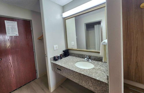Lafayette Hotel | Days Inn by Wyndham Lafayette Scott