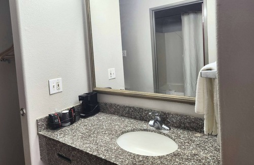 Lafayette Hotel | Days Inn by Wyndham Lafayette Scott