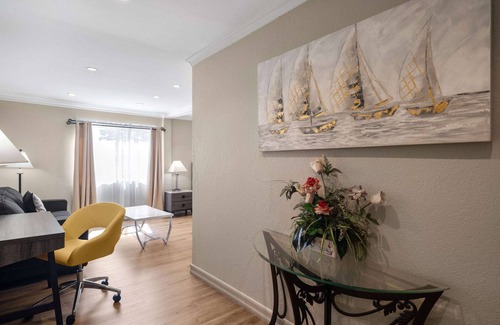 Las Vegas Hotel | Days Inn by Wyndham Las Vegas Airport Near the Strip