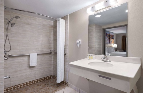 Las Vegas Hotel | Days Inn by Wyndham Las Vegas Airport Near the Strip