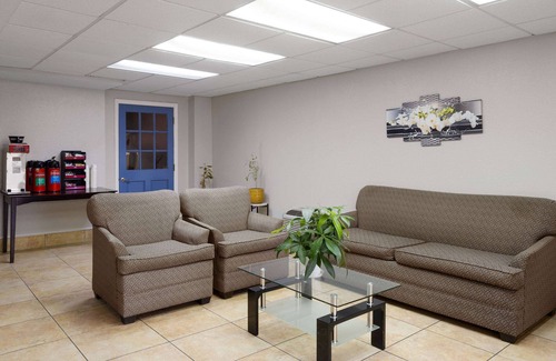 Gunter Afs Hotel | Days Inn by Wyndham Montgomery I-85
