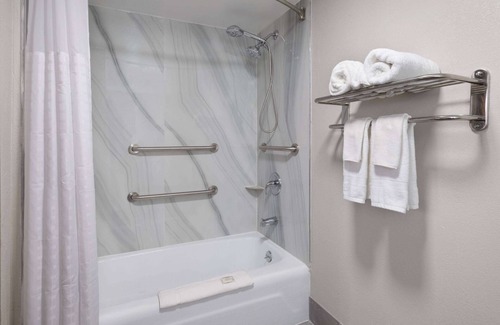 Gunter Afs Hotel | Days Inn by Wyndham Montgomery I-85