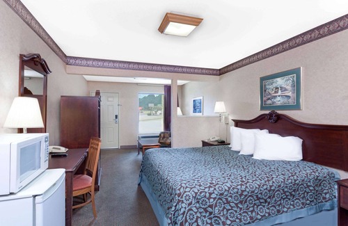 Morristown Hotel | Days Inn by Wyndham Morristown