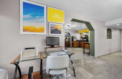 Raleigh Hotel | Days Inn by Wyndham Raleigh Midtown