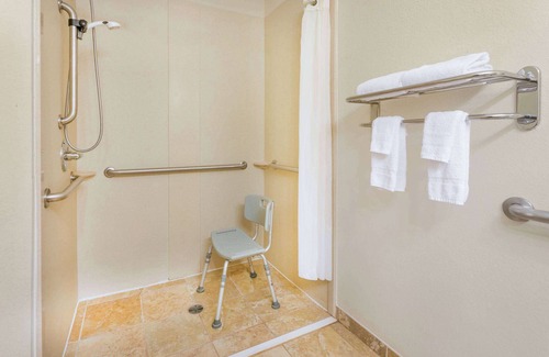 Mobile Hotel | Days Inn by Wyndham Semmes/Mobile