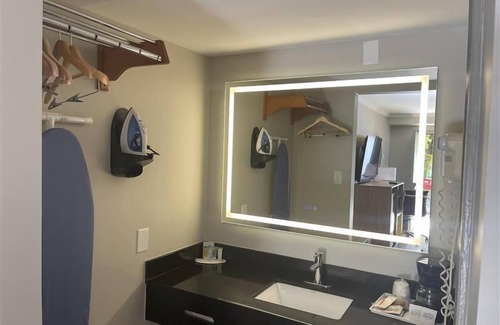 Talleyville Hotel | Days Inn by Wyndham Wilmington/Brandywine