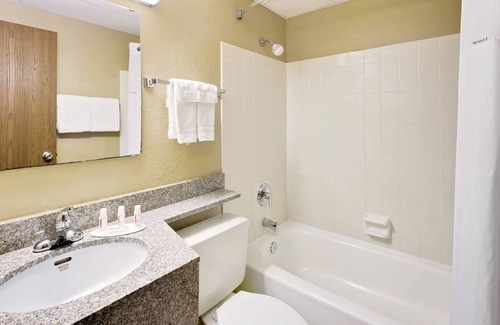 Winona Hotel | Days Inn by Wyndham Winona