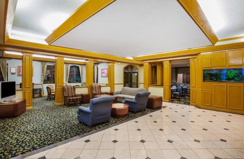 South Side Hotel | Days Inn & Suites by Wyndham Corpus Christi Central