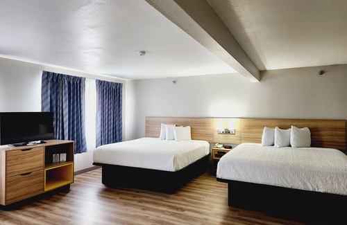 South Side Hotel | Days Inn & Suites by Wyndham Corpus Christi Central