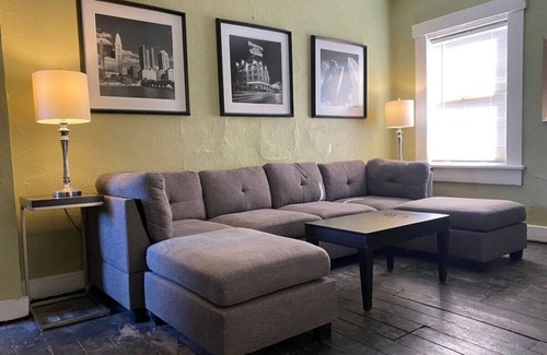 Dayton Apartment | Dayton! 5 Beds, Sleeps 10, 2 Bedrooms + WIFI