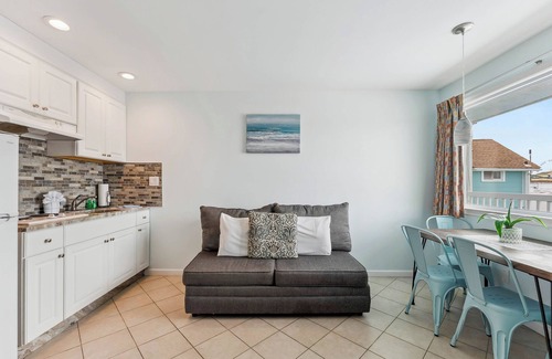 Wildwood Hotel | Daytona Inn and Suites - One Bedroom Suite