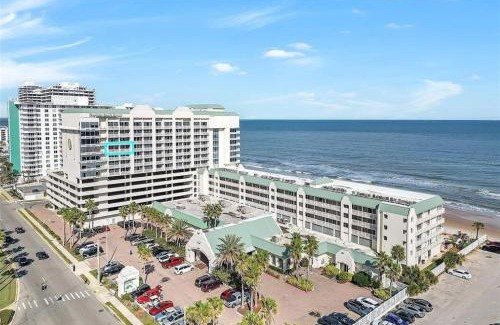Ortona Park Apartment | Daytona Resort-1-NA-Oceanfront with walkout balcony