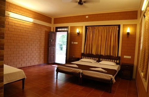 Alappuzha Bed & Breakfast | Dazzle Dew Memories - Deluxe Double Room