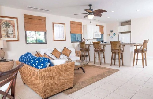 Coco Condo | Dazzling end unit in Coco with extra windows and lots of light sleeps 8