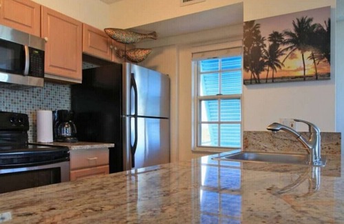 Tavernier Apartment | Dazzling Ocean View Suite w/heated pool, beach, marina, tennis/pickleball