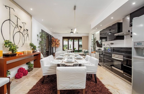 Gonzalo Guerrero Condo | DE LUX CONDO, 5 MIN WALK TO BEACH, ONE BLOCK TO 5TH AVE