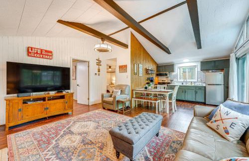 Pocono Lake House | Deck and Fire Pit Pet-Friendly Pocono Lake Abode!