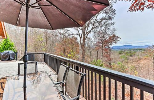 Warne House | Deck and Game Room Blue Ridge Mountain Cabin!