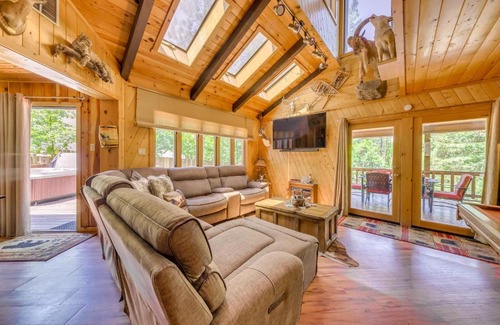 Ruidoso House | Deck and Hot Tub Bear Country Cabin in Ruidoso