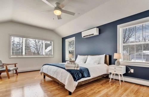 Southern Coast Apartment | Deck and Spacious Bedroom - Saco Escape