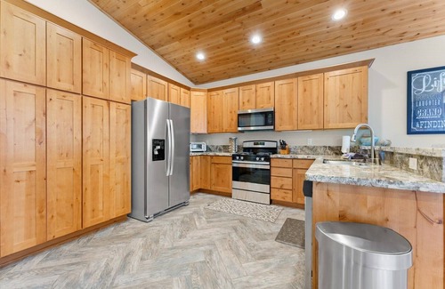 Kings Beach House | Deck, Bikes, Newer Build in Upper Kings Beach