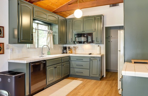 Twain Harte Cabin | Deck & Fire Pit: Stunning Twain Harte Cabin!