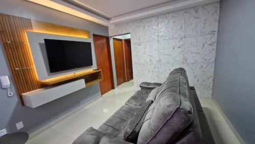 Rio Verde Apartment | DECORADO 23-E 2 qts com ar-condicionado