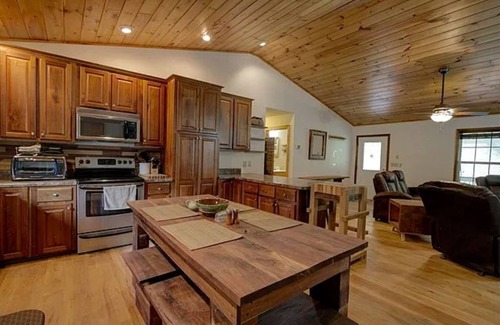 Bryson City Apartment | Deep Creek Apt#2, 2Bd/2Ba, A+ location just a mile from Nat Park, Train, Bryson