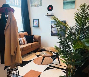 Deep Ellum Apartment | Deep Ellum Theatre Suite - The Black Collection