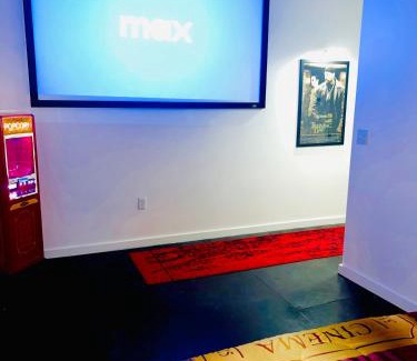 Deep Ellum Apartment | Deep Ellum Theatre Suite - The Black Collection