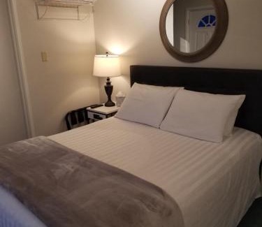 Chelan Hotel | Deep Water Inn