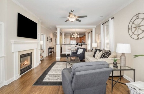 Mount Mourne Apartment | Deepwater Terrace-Beautiful 3-bedroom condo with lake views!