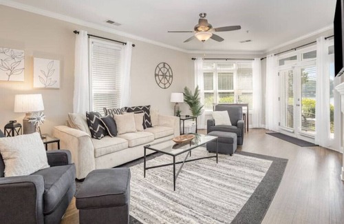 Mount Mourne Apartment | Deepwater Terrace-Beautiful 3-bedroom condo with lake views!