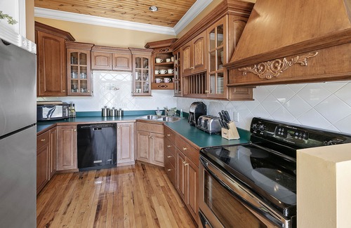 Maynardville House | Deer Cove Lodge on Norris Lake w/Kayaks