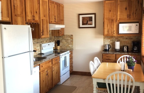 Estes Park Cabin | Deer Cozy Cabin by the Big Thompson River, Near R.M.N.Park.