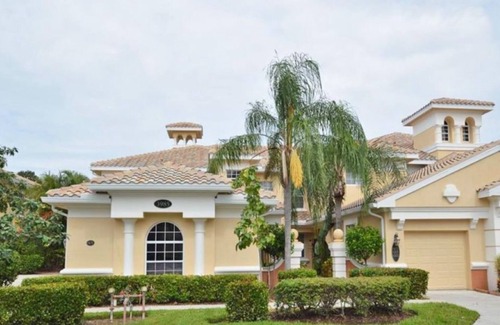Naples Villa | DEER CROSSING IN FIDDLER'S CREEK - BEAUTIFUL AMENITIES