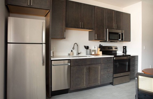Westown Apartment | Deer District Studio Apt JC7 - One Block from Fiserv and Baird