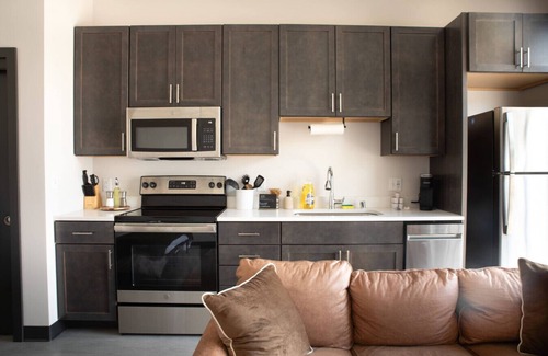 Westown Apartment | Deer District Studio Apt JC5 - One Block from Fiserv and Baird
