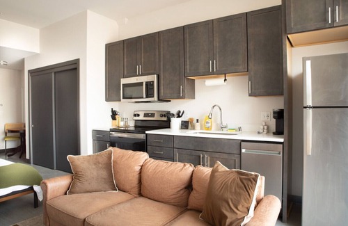 Westown Apartment | Deer District Studio Apt JC5 - One Block from Fiserv and Baird