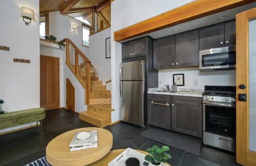 Idyllwild Cottage | Deer Haven Private Cottage with deck