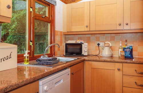 Liverton Cottage | DEER PARK LODGE 8 - FAWN LODGE, pet friendly, with pool in Chudleigh