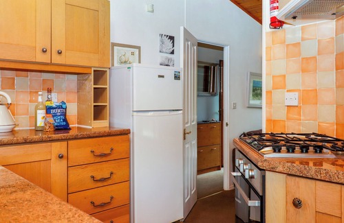 Liverton Cottage | DEER PARK LODGE 8 - FAWN LODGE, pet friendly, with pool in Chudleigh