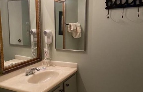 Gatlinburg - Pigeon Forge Apartment | Deer Ridge Mountain Resort E306